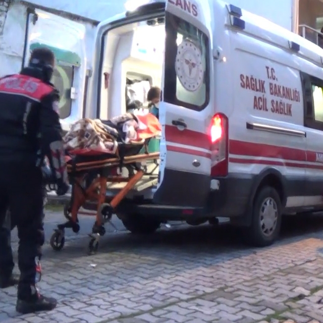 Yakınlarının haber alamadığı kadın yatağında baygın bulundu