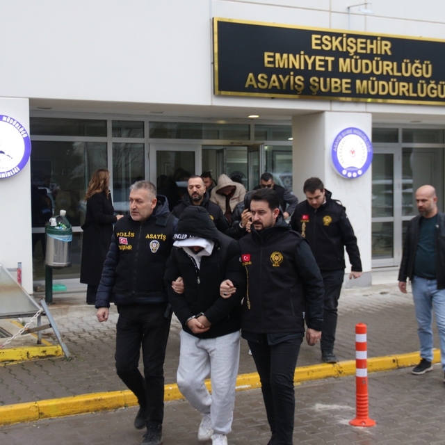 Eskişehir'daki fuhuş operasyonunda 8 tutuklama