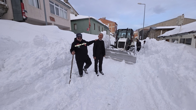 Bektaş Yaylası'nda kar kalınlığı 2,5 metreyi buldu