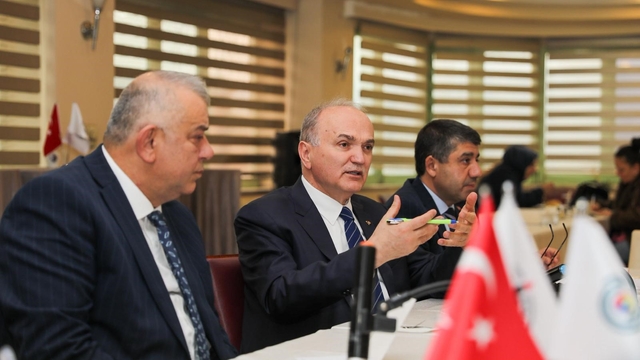 Başkan Özlü sanayicileri dinledi