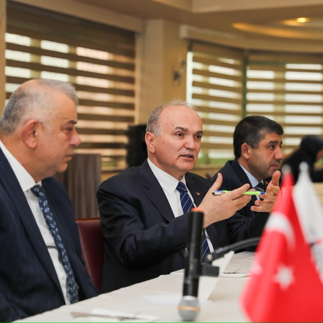 Başkan Özlü sanayicileri dinledi