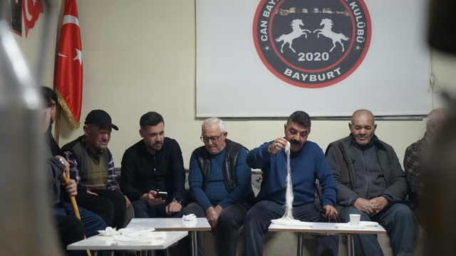 Bayburt'un yöresel lezzeti tel helvası gençleri ve yaşlıları aynı sofrada buluşturdu