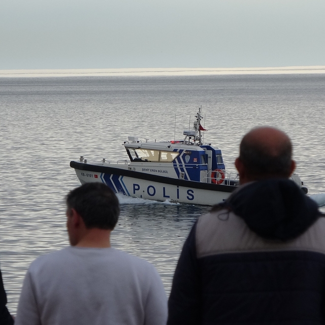 Trabzon'da kayıp genç her yerde aranıyor