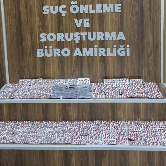 İzmir'de 2 bin 226 uyuşturucu hap ele geçirildi
