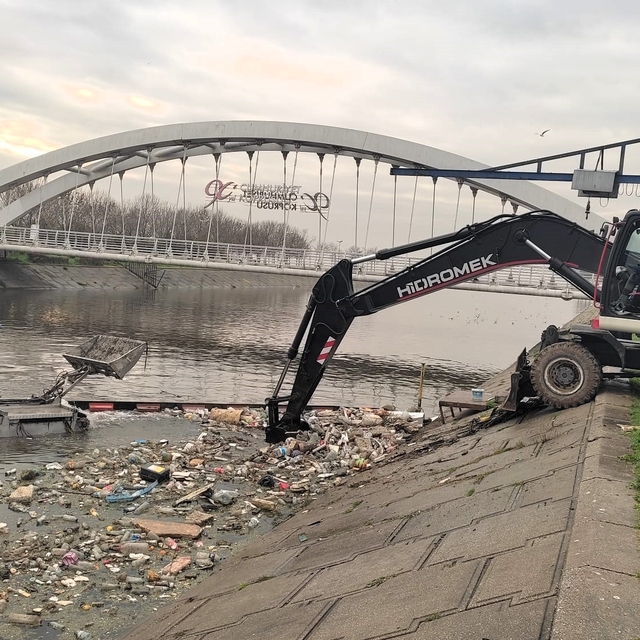 Bariyer sistemleriyle 16 bin kilogramdan fazla atığın denize ulaşması engel...