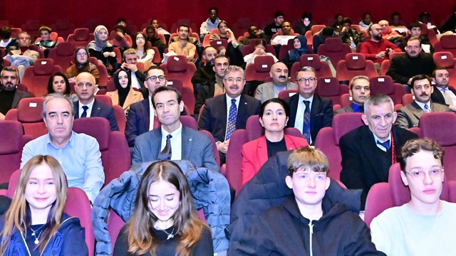 Vali Yılmaz, Gazze'de bir çocuğun şehadet öyküsünü konu alan filmi izledi