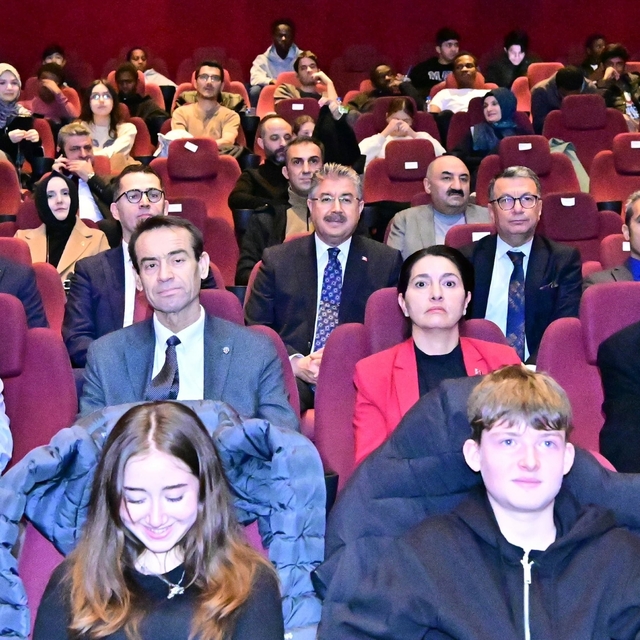 Vali Yılmaz, Gazze'de bir çocuğun şehadet öyküsünü konu alan filmi izledi