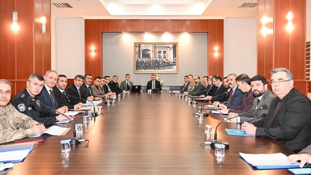 Vali Çiftçi başkanlığında 'Palandöken' zirvesi