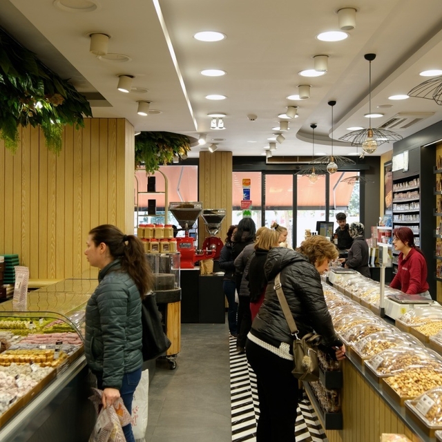 Musko Kuruyemiş, zengin ürün çeşitliliğiyle vatandaşların tercihi oluyor