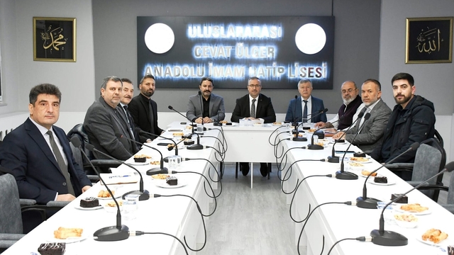 İmam hatip okullarıyla ilgili toplantı yapıldı