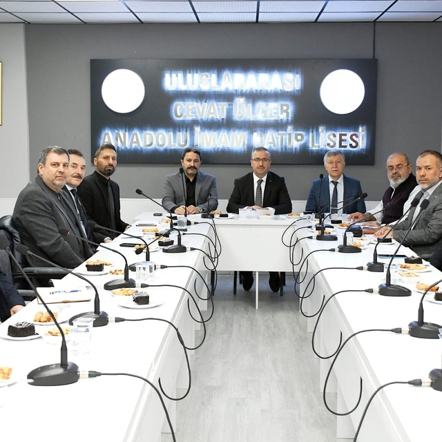 İmam hatip okullarıyla ilgili toplantı yapıldı