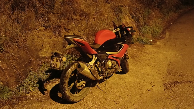 Sinop'ta devrilen motosikletin sürücüsü yaralandı