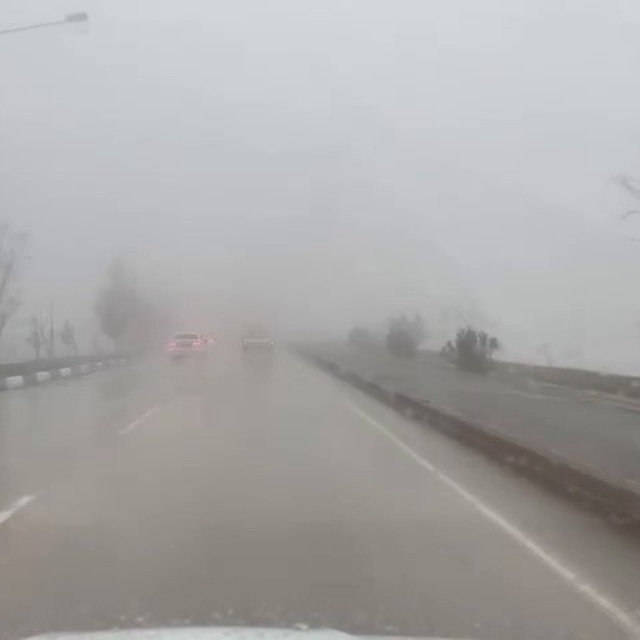 Besni'de yoğun sis ve sağanak etkili oldu