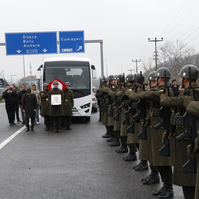 Kıbrıs Gazisi Mehmet Ali Çiçek 72 yaşında vefat etti
Kıbrıs Gazisi için ask...