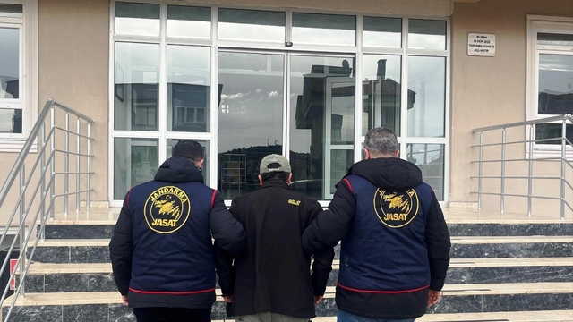 Kütahya JASAT ekipleri, 5 yıldır aranan cezaevi firarisini Balıkesir'de yakaladı