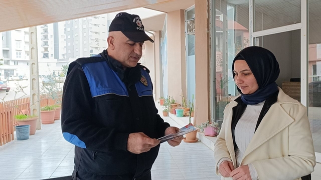 Polis ekiplerinden siber suçlar ve şiddete karşı bilgilendirme