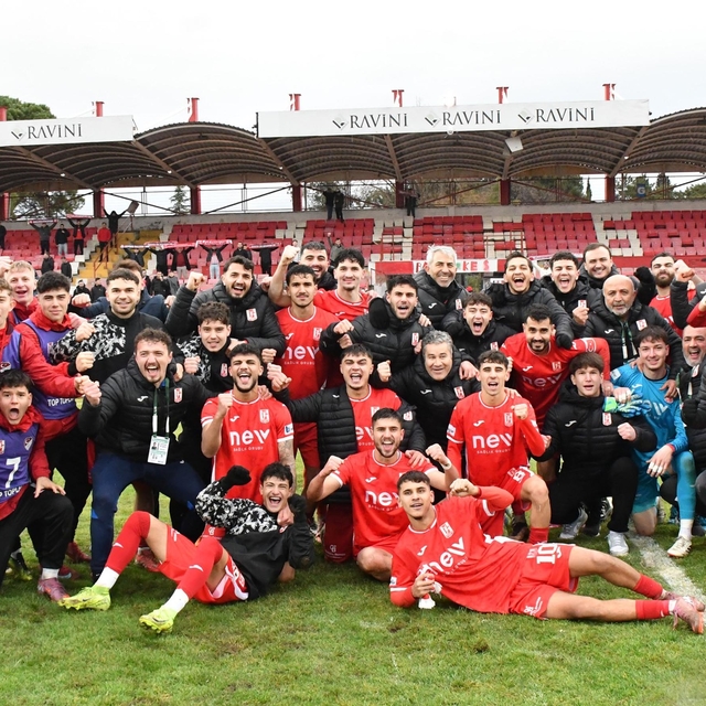 Balıkesirspor liderle oynuyor