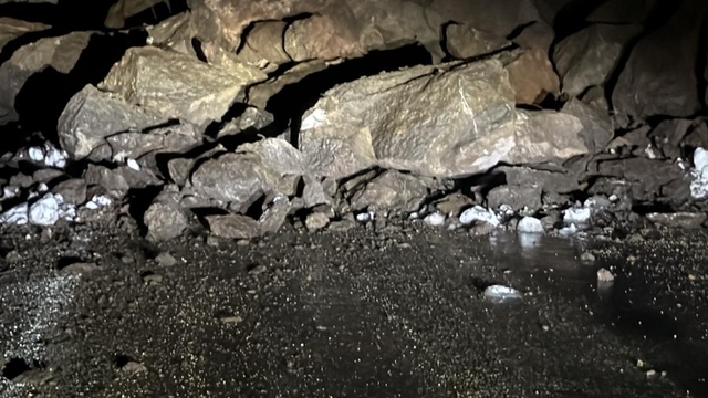 Suşehri-İmranlı kara yolunda heyelan