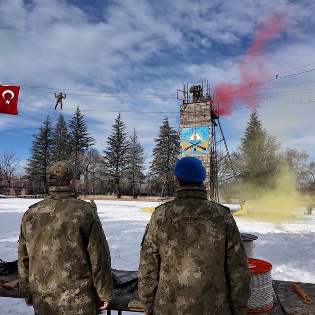 Kara Kuvvetleri Komutanı Orgeneral Tokel, 1'inci Komando Tugay Komutanlığın...