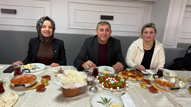 Atkaracalar'da Kaymakam Karataş ve Belediye Başkanı Oflaz'dan kadın kooperatifine ziyaret