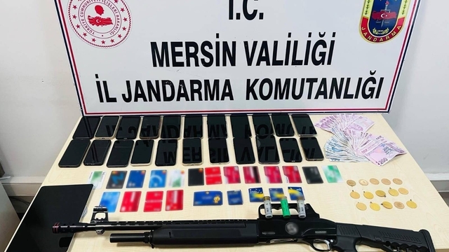 Mersin'de yasa dışı bahis operasyonu: 8 şüpheli tutuklandı