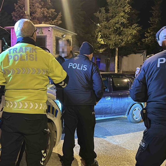 Polisin alkollü sürücüyle imtihanı: "Ahmet'cim bana senin 'şuradan git' dem...