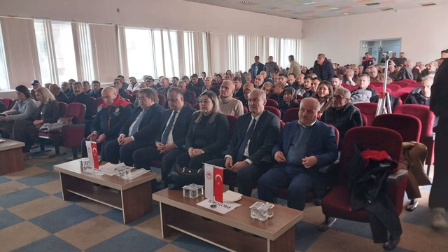 Mut'ta kayısının geleceği masaya yatırıldı