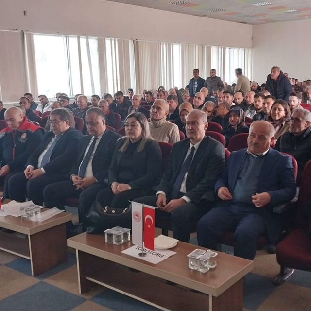 Mut'ta kayısının geleceği masaya yatırıldı