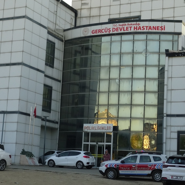 Gercüş'te karbonmonoksit gazından zehirlenen 3 kişi hastaneye kaldırıldı