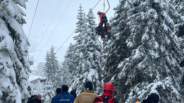 Uludağ'da telesiyej arızası: Mahsur kalan tüm tatilciler kurtarıldı