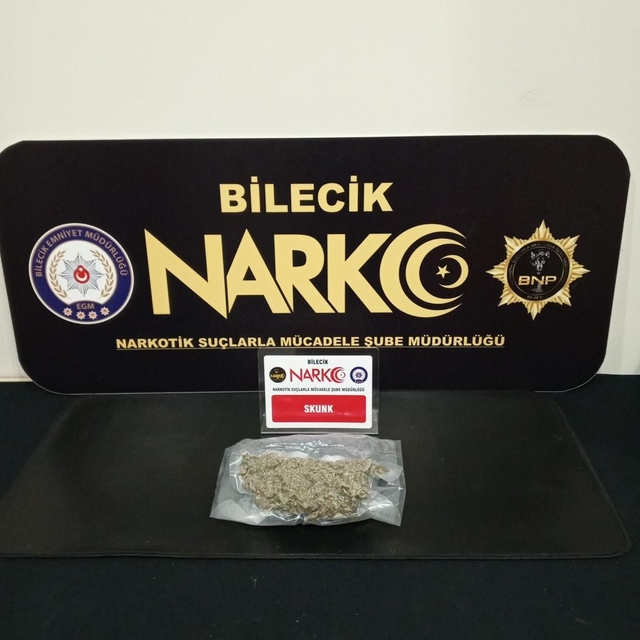 220 gram uyuşturucu maddeyi çadırın içine saklamışlar
