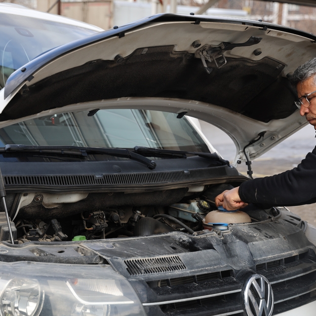 Kırşehir'de oto marketlerde kış ürünlerine talep arttı