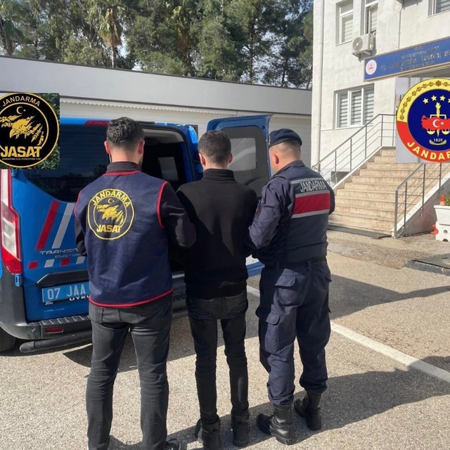 Antalya'da 25 yıl 15 gün kesinleşmiş hapis cezası bulunan firari yakalandı