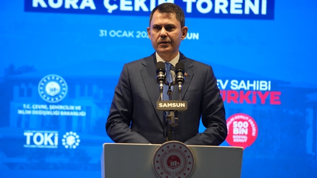 Samsun'da "Ev Sahibi Türkiye" Kura Çekim Töreni
Bakan Kurum'dan Özgür Özel'e: "Çek-senet işlerini, baklava kutularını siz iyi bilirsiniz"