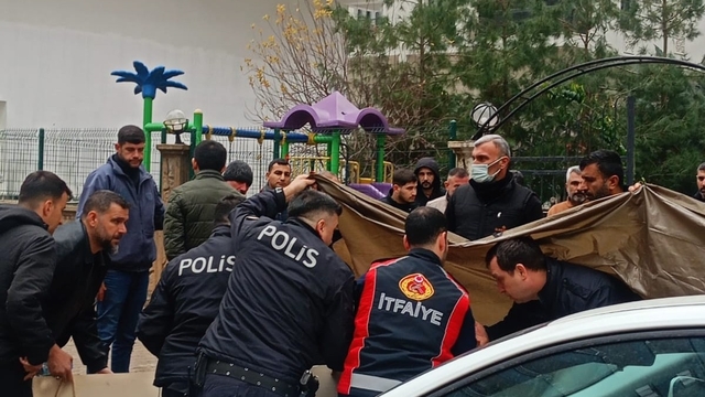 Mardin'de 7'nci kattaki dairenin balkonundan düşen kadın öldü