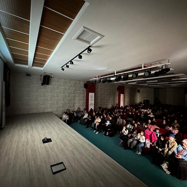 Denizli'de yarıyıl tatilinde çocuklar sinemayla buluştu