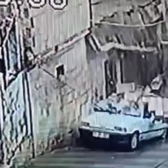 Şanlıurfa'da istinat duvarı otomobil üzerine devrildi
Şanlıurfa'da faciadan...