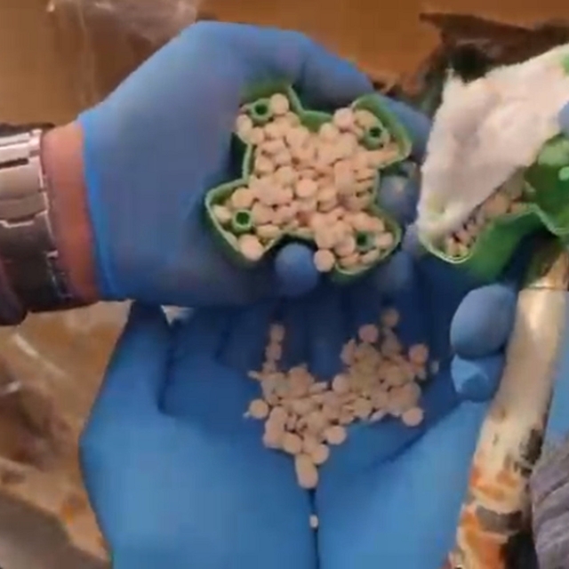 Plastik pervaneler içerisinde 107 kilogram ağılığında 642 bin uyuşturucu ha...
