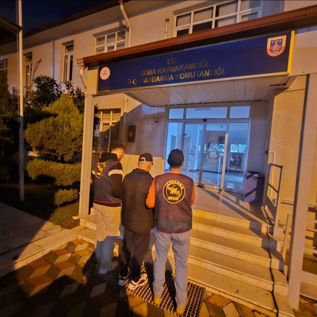 3 ayrı suçtan aranan 3 hükümlü Manisa'da yakalandı