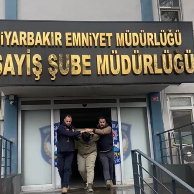 Öldürülen Atlas Çağlayan'ın ailesini tehdit eden şahıs Diyarbakır'da tutukl...