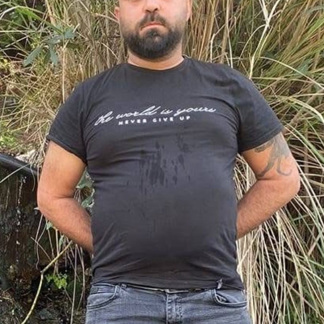 Otomobiline yürürken fenalaşıp öldü