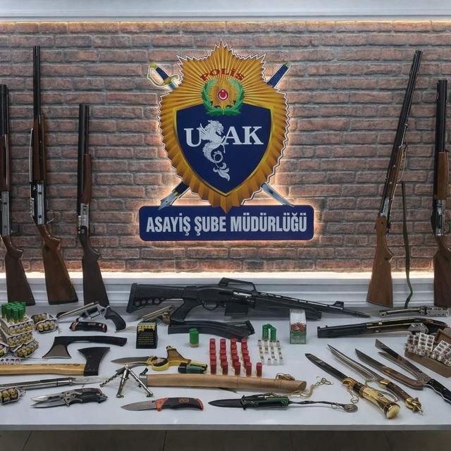 Uşak'ta galericiler sitesinde asayiş denetimi