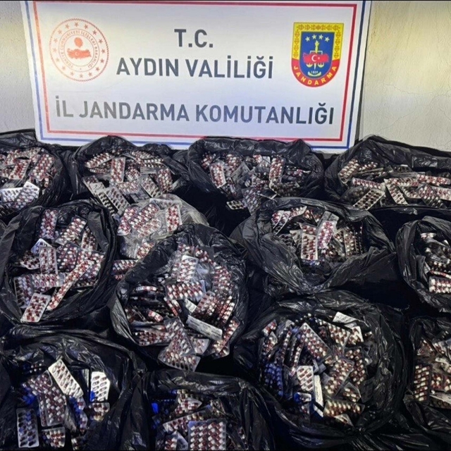 Aydın'da 152 bin 800 sentetik hap ele geçirildi