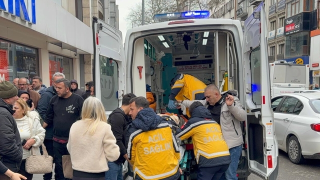 Zonguldak'ta bir mağazada merdivenlerden düşen kadın ağır yaralandı