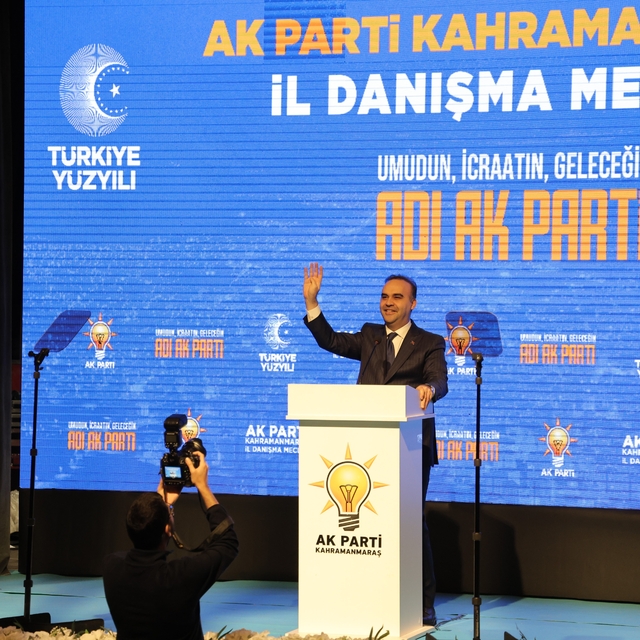 Bakan Kacır: "Teknolojisini üretemeyen ülkelerin ayakta kalma şansı yok"
Sa...