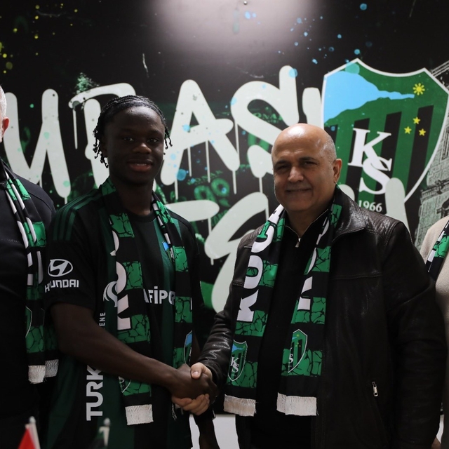 Kocaelispor, Manchester City'den Susoho'yu transfer etti
Körfez ekibi, Suso...