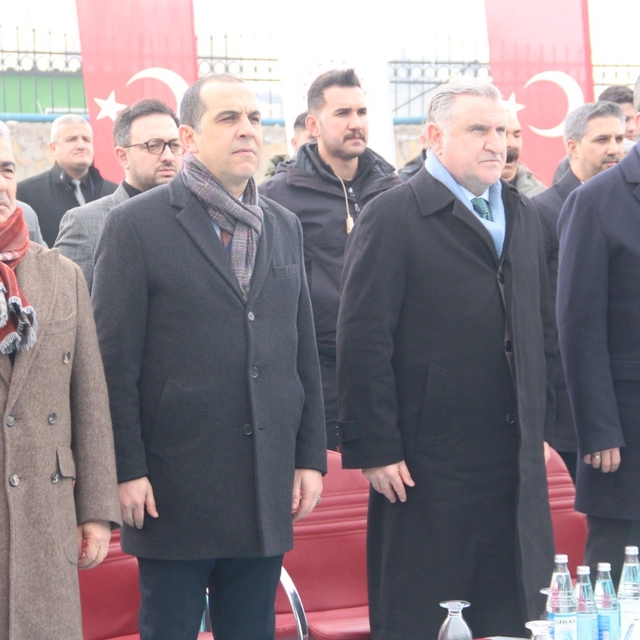 Iğdır'ın yeni stadyumunun açılışını Bakan Osman Aşkın Bak gerçekleştirdi