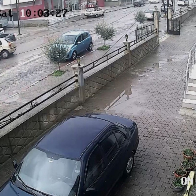 Dikkatsizlik kazayı beraberinde getirdi: 2 yaralı