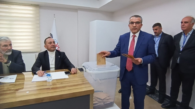 Van OSB seçimlerinde Memet Aslan güven tazeledi