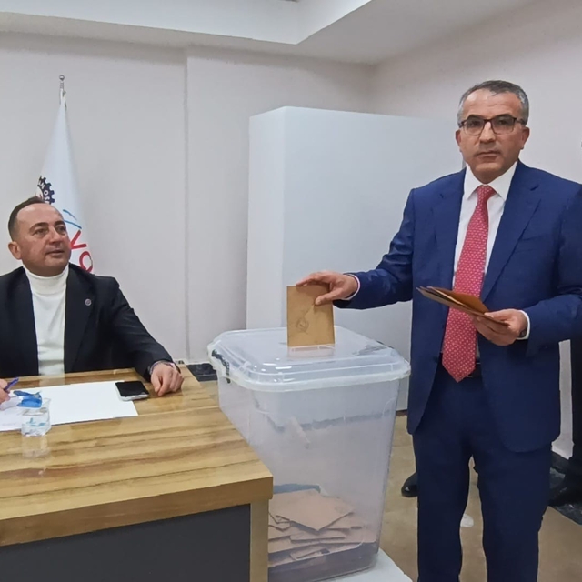 Van OSB seçimlerinde Memet Aslan güven tazeledi